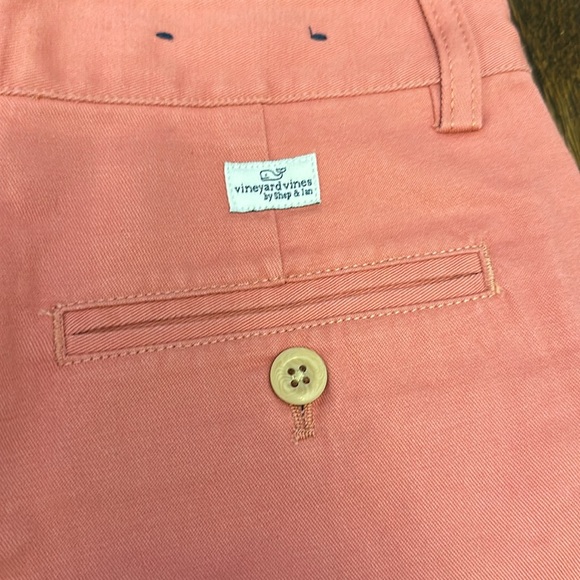 Vineyard Vines Salmon colored Bermuda shorts size 12 - Picture 4 of 4